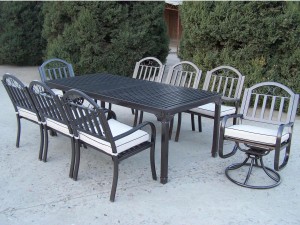 Outdoor Dining Rooms for Any Budget