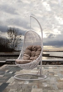 Casual Style: Hanging Chairs and Swings