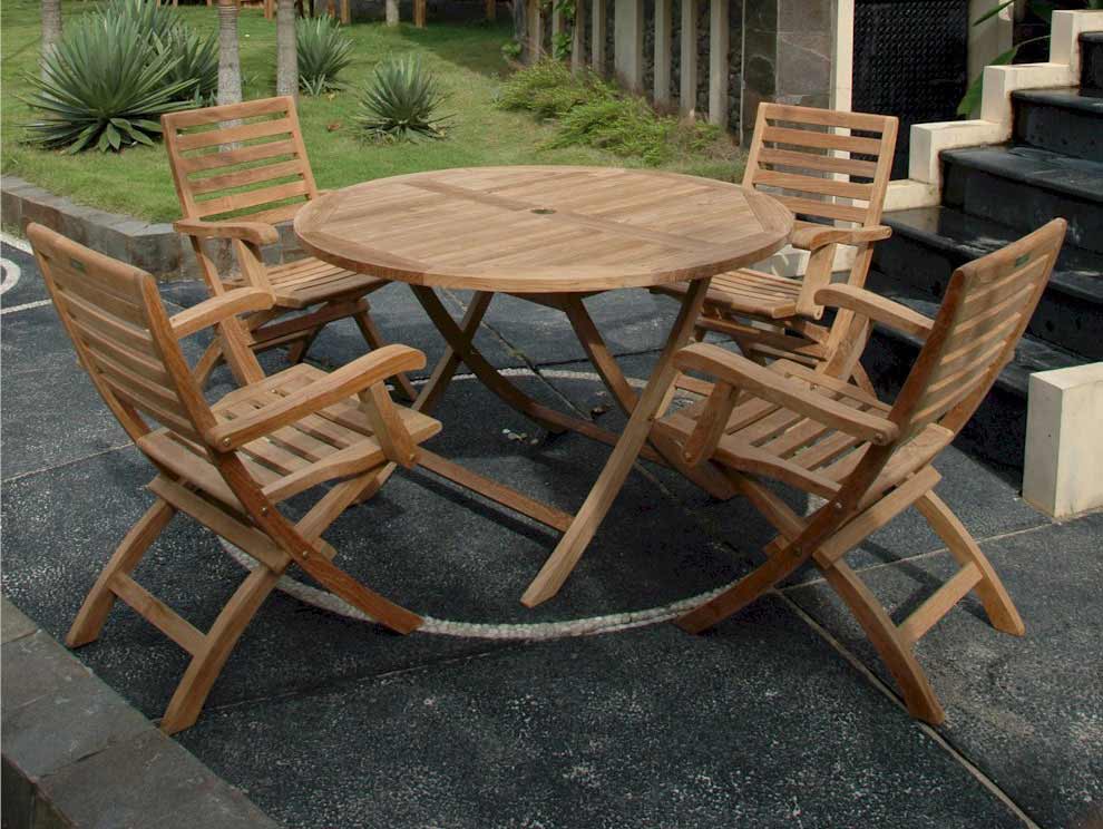 Teak Round Dining Set With 4 Andrew Folding Arm Chairs
