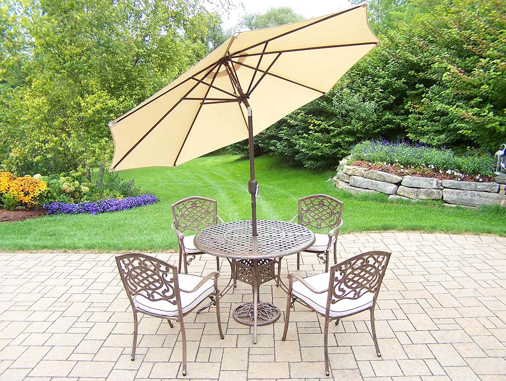 Mississippi 11pc Set: 4 Stackable Chairs, Beige Umbrella