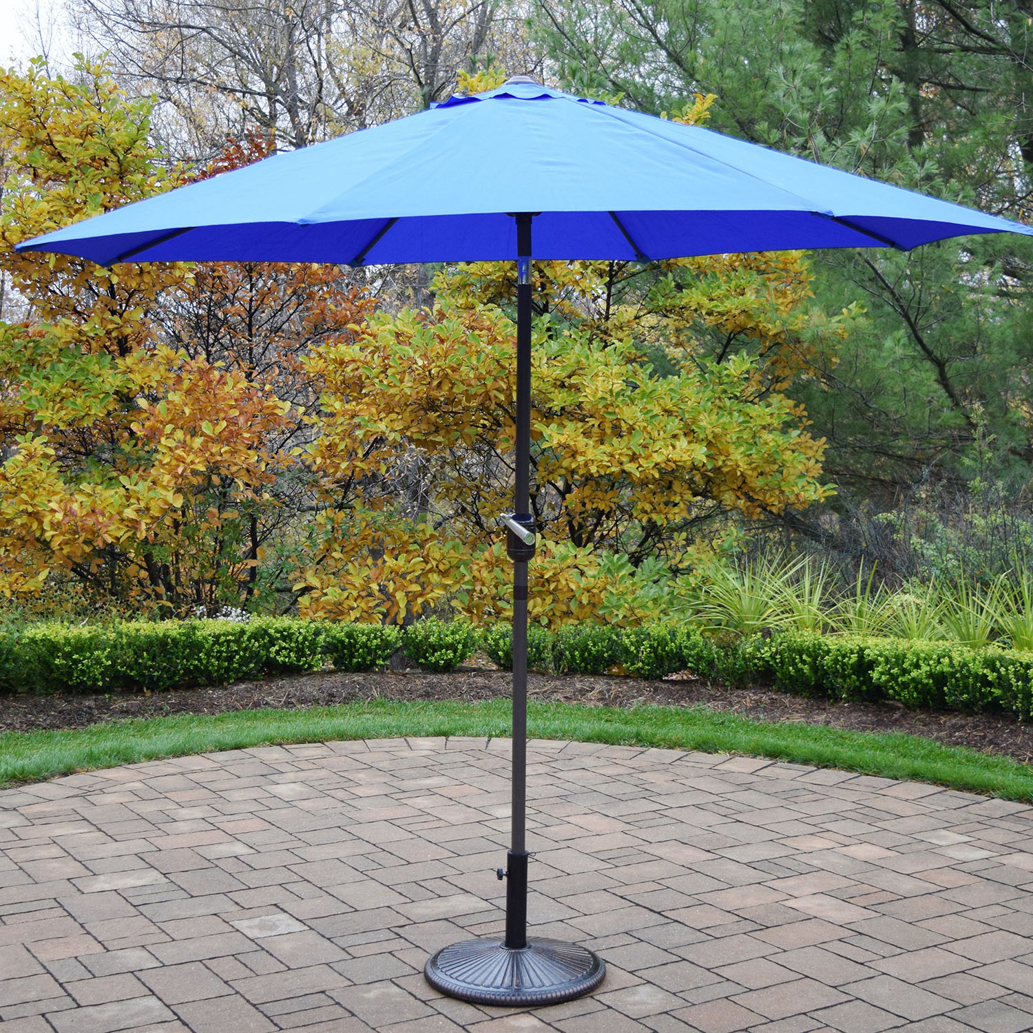 9 Foot Blue Crank/tilt Umbrella Brown Pole With Stand